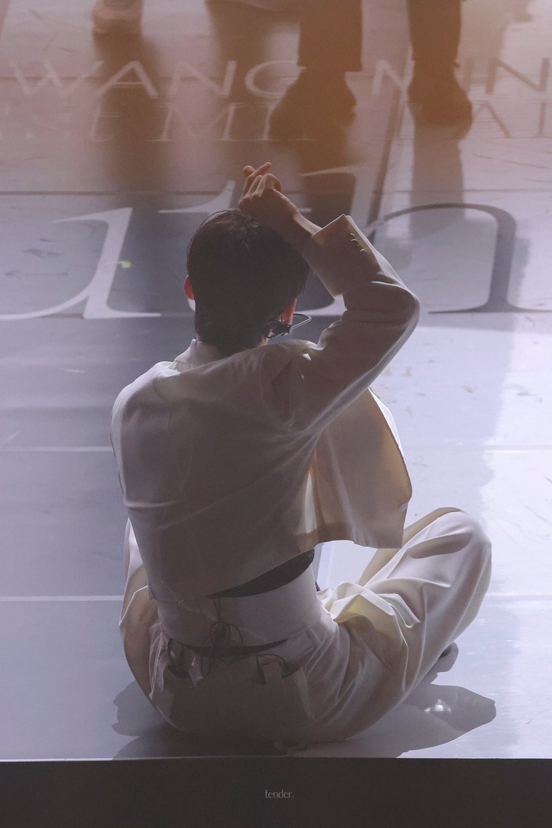 황미냥 솔로 데뷔 3주년 축하해🧡