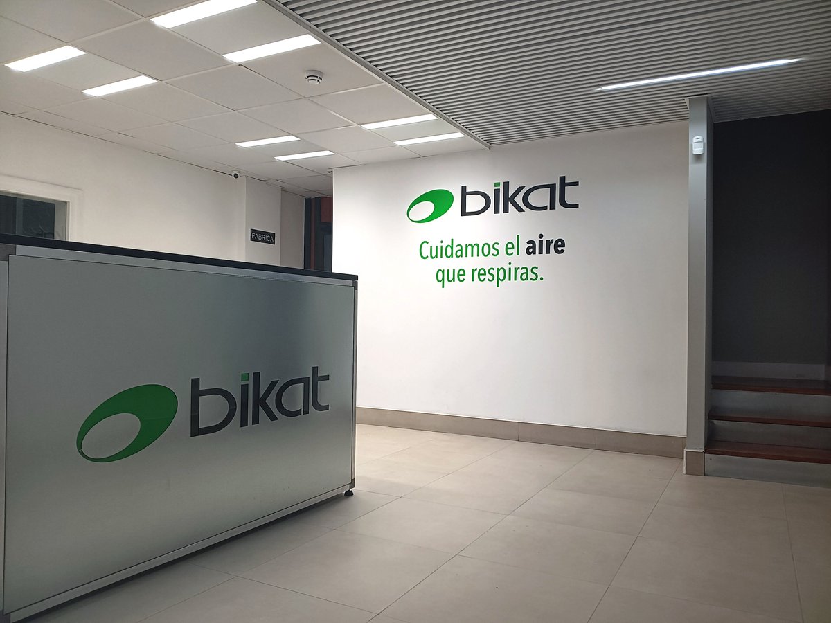 Bikat_SL's tweet photo. 🌅 Cada día, nuestra entrada nos recuerda nuestro #objetivo 🎯 a la hora de diseñar y fabricar equipos para #ventilación y #climatización.

Un compromiso 🤗 con los #instaladores y con la #salud y de todas las personas 🌍.

Porque cuidamos el aire que respiras 💚. https://t.co/frpW3F8Jmk
