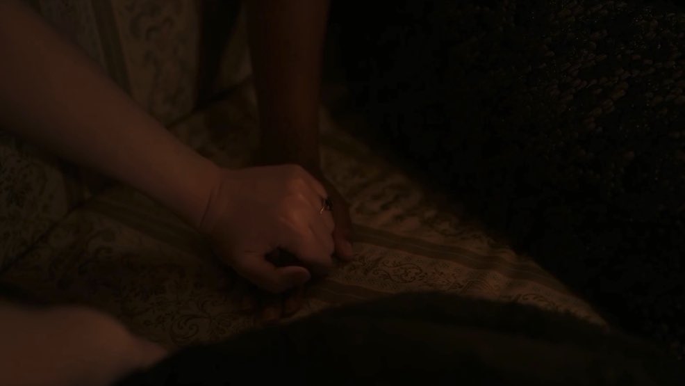 srgxwat's tweet photo. This is where michaela realised she's falling in love #franchaela #francesca #bridgerton https://t.co/vGPrO2E4mI