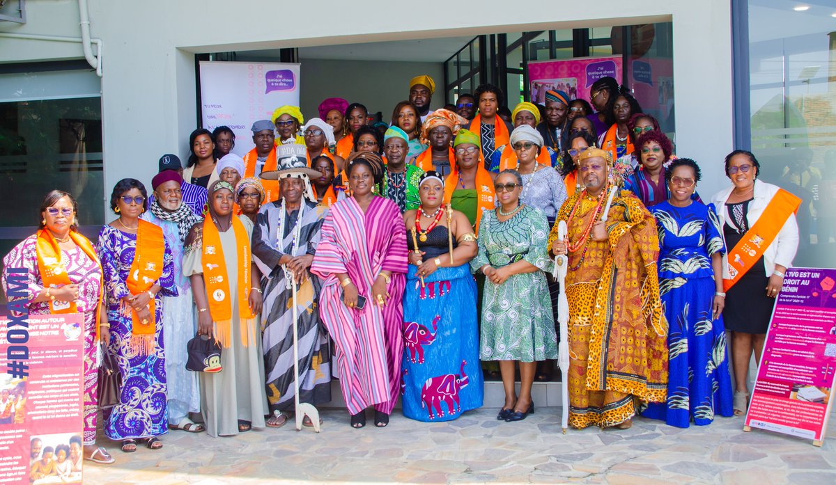 RflrtbBenin's tweet photo. Le 17 février 2026 à l’Hôtel du Lac à Cotonou 🇧🇯, le RFLRTB a pris part au Dialogue Stratégique National DOXAMI.
Objectif : promouvoir un dialogue franc entre têtes couronnées, femmes leaders religieuses &amp; traditionnelles, institutions publiques et société civile autour des DSSR. https://t.co/4pEHhLSbar