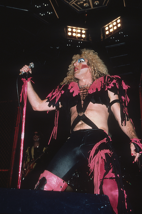 fermin_moncayo's tweet photo. @FreneticWolf Straight in 80s: // Gay in 80s: https://t.co/WetY53IgTV