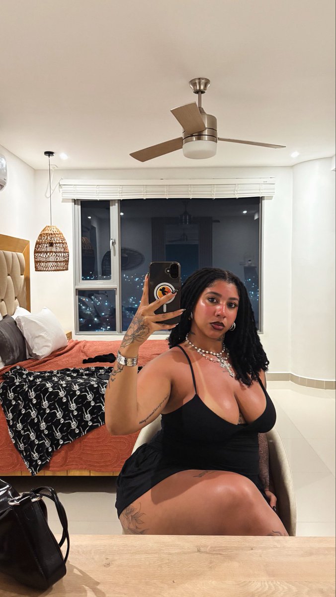 ethereallyp's tweet photo. La viuda negra. 🕷️ https://t.co/BrUUxKmnr5