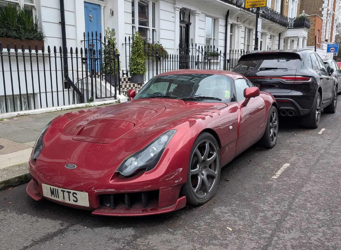 WRCPAST's tweet image. **Rare Road Cars**

🇬🇧 TVR Sagaris 

1 of only 200/211

The TVR Sagaris (2005–2006) is a high-performance British sports car known for its aggressive styling, 400bhp+ Speed Six engine, and 195mph top speed. 

Built on a steel spaceframe with a 4.0-litre straight-six, it weighs