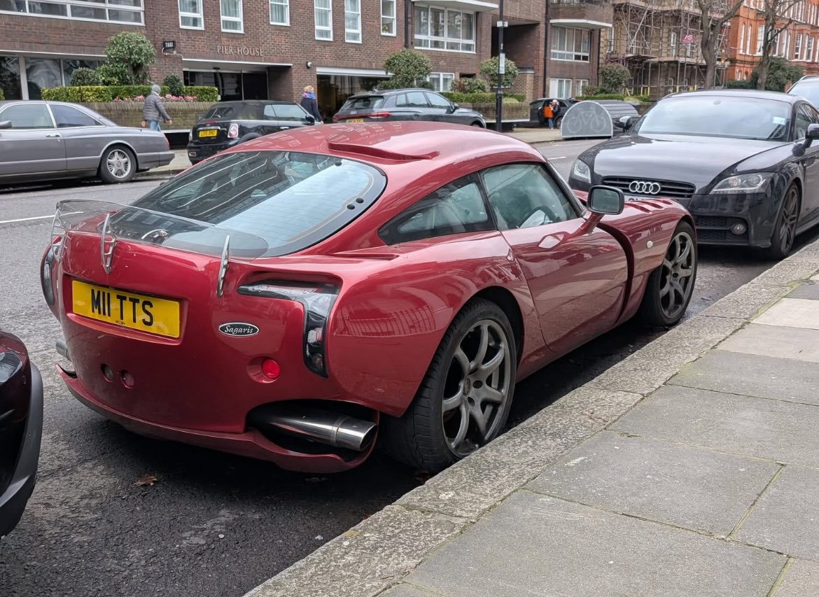 WRCPAST's tweet image. **Rare Road Cars**

🇬🇧 TVR Sagaris 

1 of only 200/211

The TVR Sagaris (2005–2006) is a high-performance British sports car known for its aggressive styling, 400bhp+ Speed Six engine, and 195mph top speed. 

Built on a steel spaceframe with a 4.0-litre straight-six, it weighs