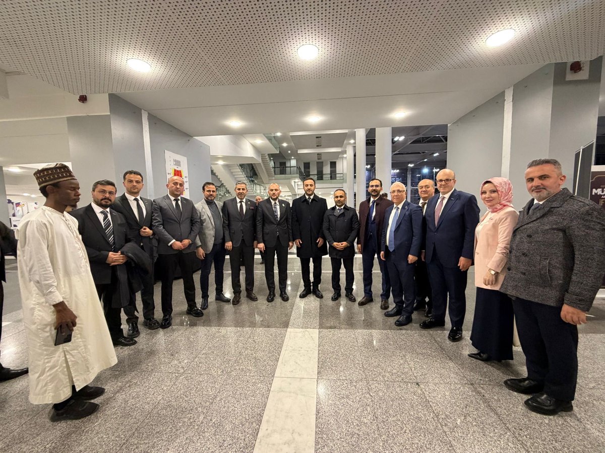 AvOguzozdemir's tweet photo. Cumhurbaşkanı Yardımcımız Sayın Cevdet Yılmaz, (@_cevdetyilmaz), Genel Başkaımız @BurhanOzdemirTR ve MÜSİAD’ın farklı şubelerinin de katılım sağladığı MÜSİAD Ankara Şubemizin iftar programına MÜSİD Eskişehir şubesi olarak katılım sağladık. 

Ramazan-ı Şerif’in manevi ikliminde gerçekleşen bu anlamlı buluşmanın, birlik ve beraberliğimizi pekiştirmesini temenni ediyorum.

Programın gerçekleşmesinde emeği geçen MÜSİAD Ankara (@MUSIADAnkara) Şube Başkanımız Fatih Bilal Yülek (@FatihBilalYulek) ile Yönetim Kurulu’na teşekkür ediyorum.