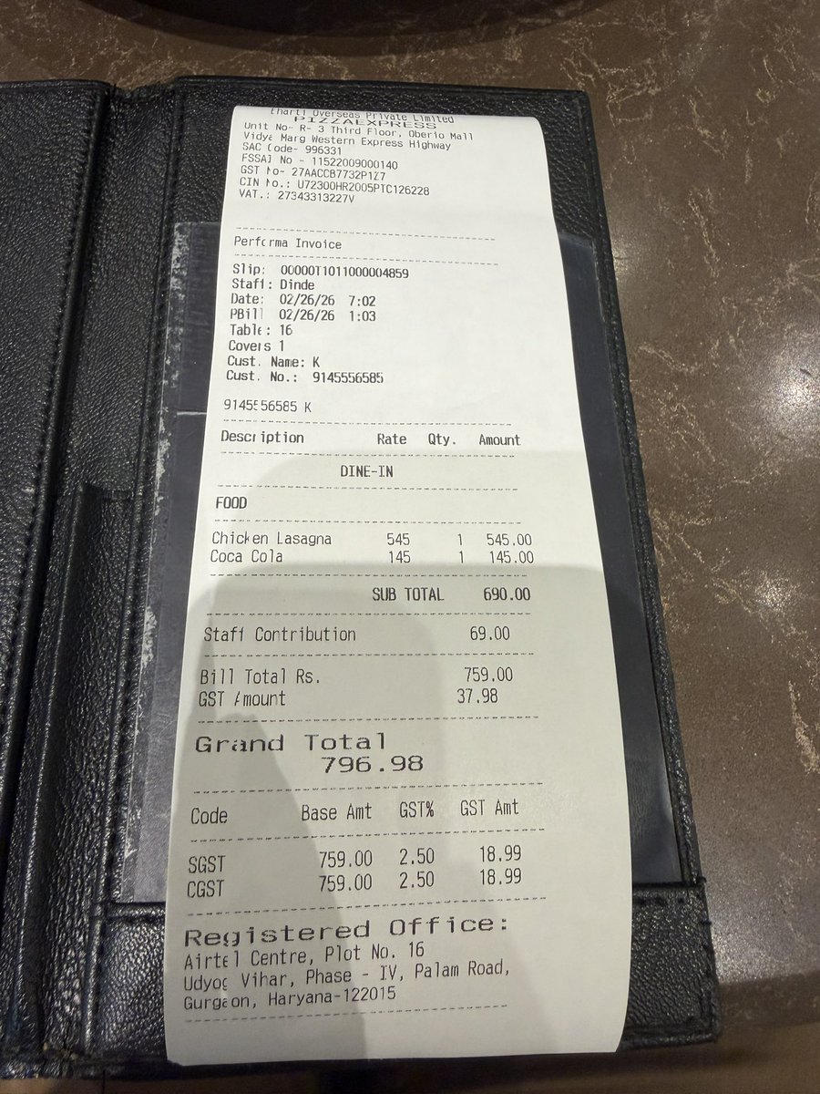 immerrillr's tweet photo. @PizzaExpress finding new words to describe Service Charge, an illegal charge. 
Do notice GST is applied on Service charge too!
@MumbaiPolice this is illegal as per court laws! @jagograhakjago https://t.co/prUar43f4O