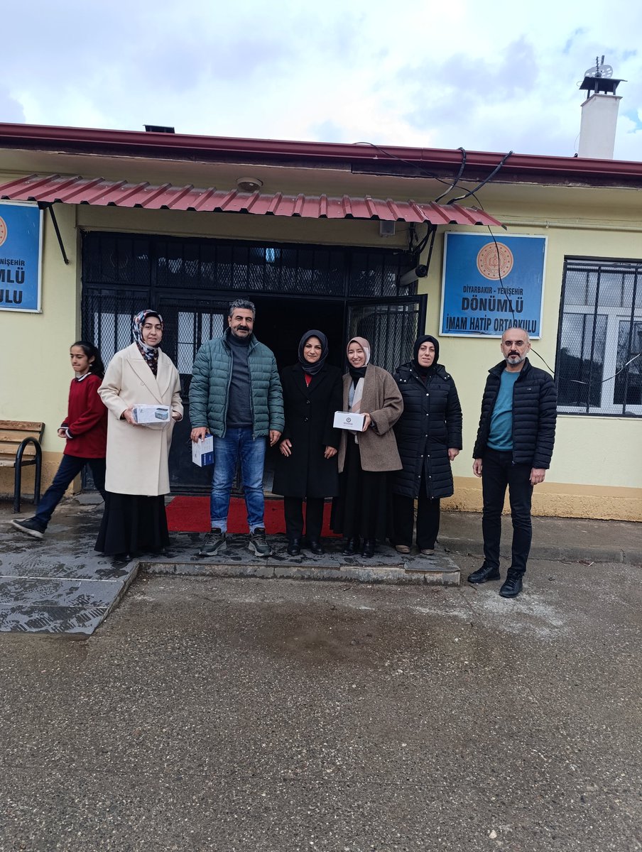 Dönümlü ilkokulu ve İmam Hatip ortaokulunu ziyaret ettik.Sendikal çalışmalarımız hakkında istişarelerde bulunup, eğitim çalışanlarımıza hediyelerimizi takdim ettik.
<a href="/Sdka_Aydin/">Sıdıka AYDIN</a> 
<a href="/ebskadin/">Eğitim-Bir-Sen Kadın Komisyonu</a> 
<a href="/ebsdiyarbakir1/">EBS Diyarbakır 1</a> 
<a href="/tekdemiRamazan/">Ramazan Tekdemir</a>