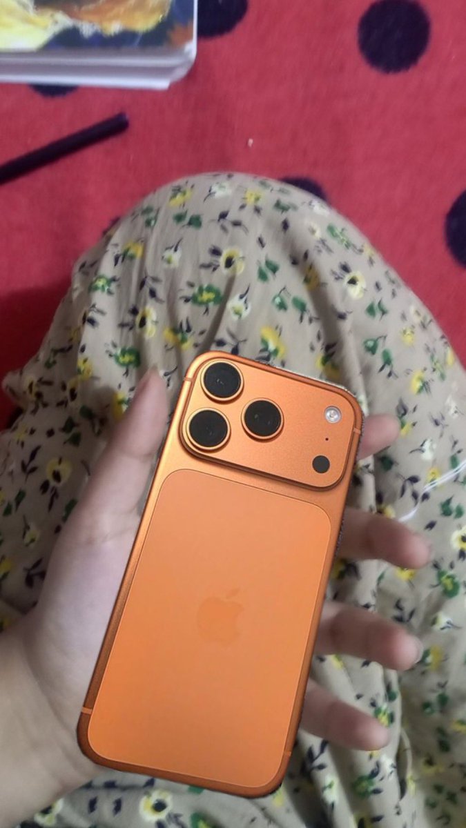 I manifested an iPhone 17 last week and yes, God came through. 
Congratulations to me guys. Haters will say it's fake but na una sabi 😂🌸