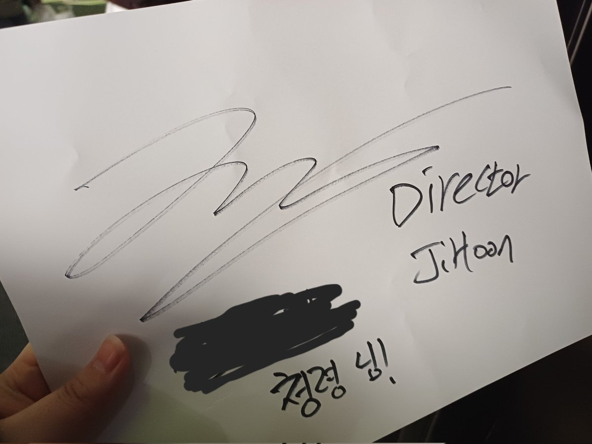 cryung9913's tweet photo. 12시간을 대기해서 종이 한장 받았지만 행복한 사람을 아시나요..ㅠ�� 내가해냄 https://t.co/4udKy33K2n
