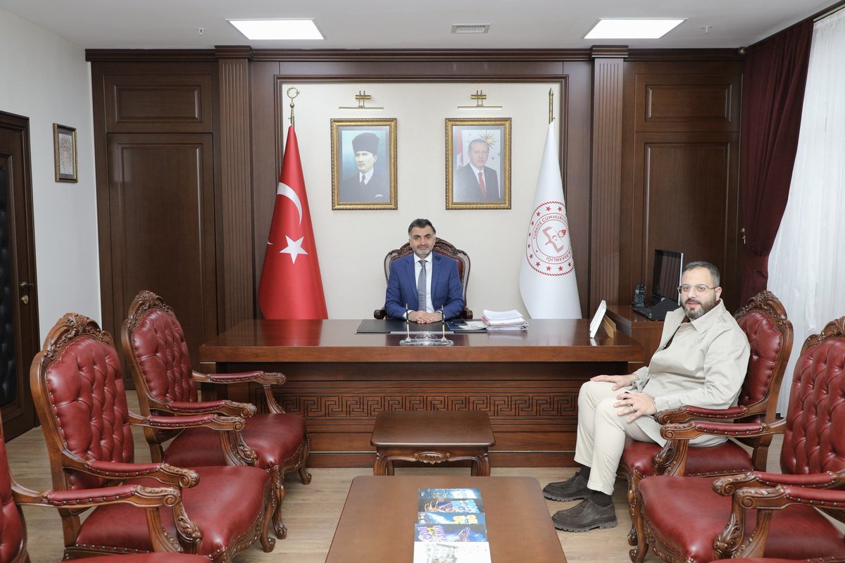 Dent-inn Ağız ve Diş Sağlığı Merkezi Diş Hekimi Mohamad Moussallem, İl Millî Eğitim Müdürümüz Sayın Mehmet Fatih Vargeloğlu'nu ziyaret etti.

#eğitimkentiORDU
#Ordu

<a href="/tcmeb/">Millî Eğitim Bakanlığı</a> <a href="/Yusuf__Tekin/">Yusuf Tekin</a> <a href="/TCOrduValiligi/">Ordu Valiliği</a> <a href="/mhilmiguler/">Dr. Mehmet Hilmi Güler</a> <a href="/mfvargeloglu/">MEHMET FATİH VARGELOĞLU</a>