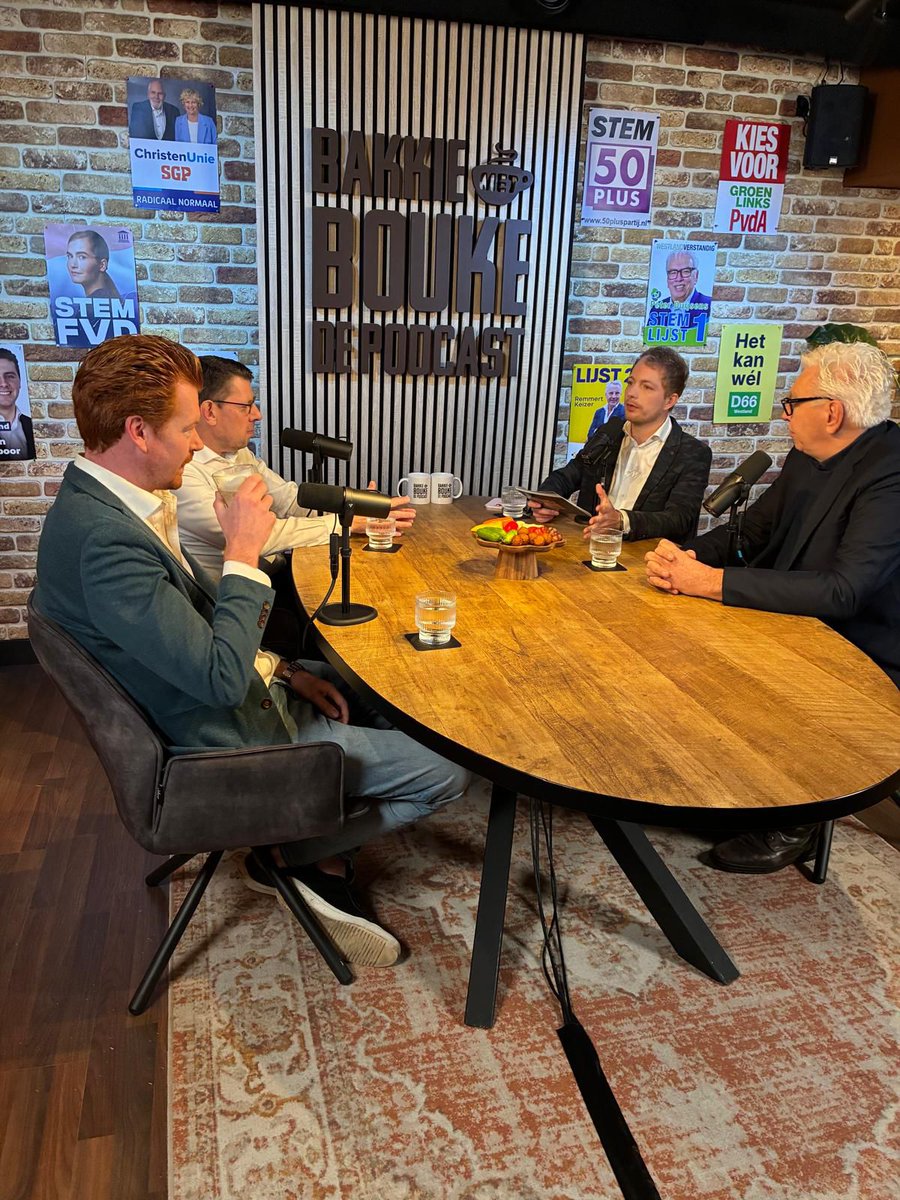 Samen met burgemeester Bouke Arends en <a href="/WVerstandig/">Westland Verstandig</a>-lijsttrekker Peter Duijssens ging FVD-Westland lijsttrekker <a href="/JasperVoort/">Jasper van der Voort</a> in gesprek over De Naald, immigratie én de persoon achter de lijsttrekker. 

Een nieuwe kans voor het Westland.
Stem 18 maart FVD Westland!

#FVD #GR2026