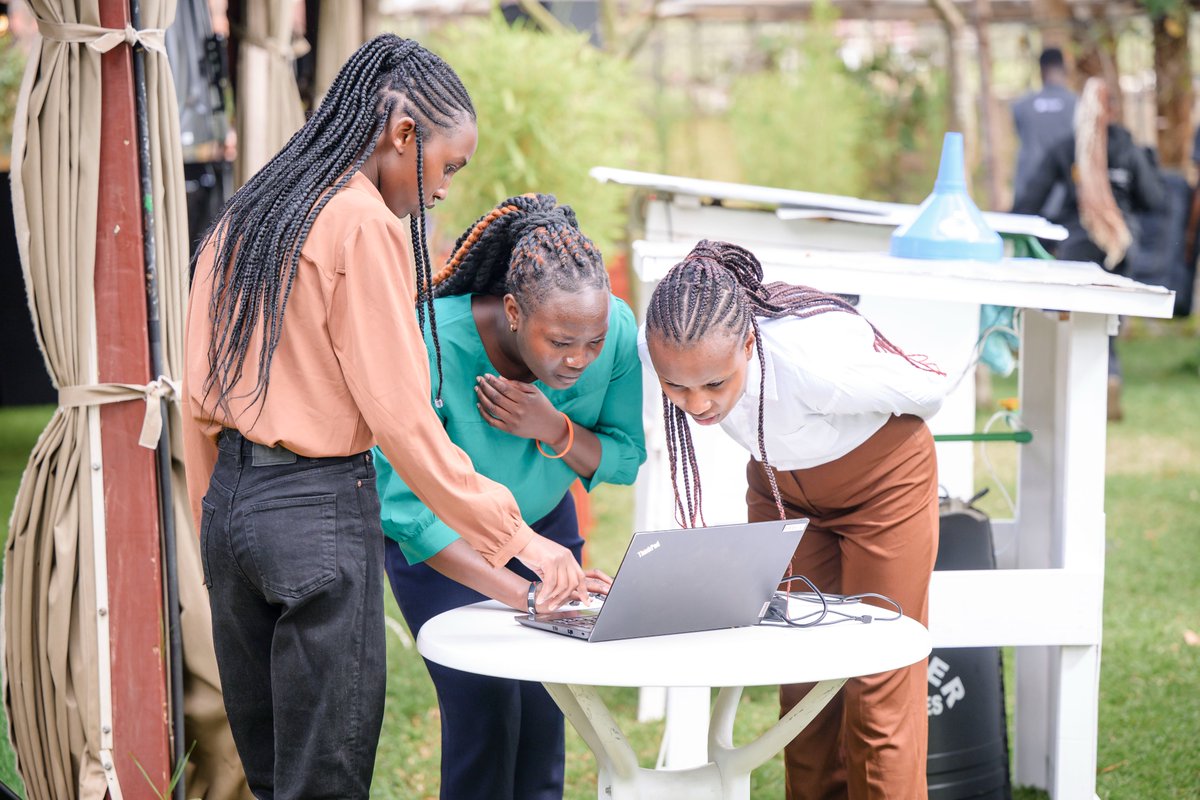 AkiraChix tweet media