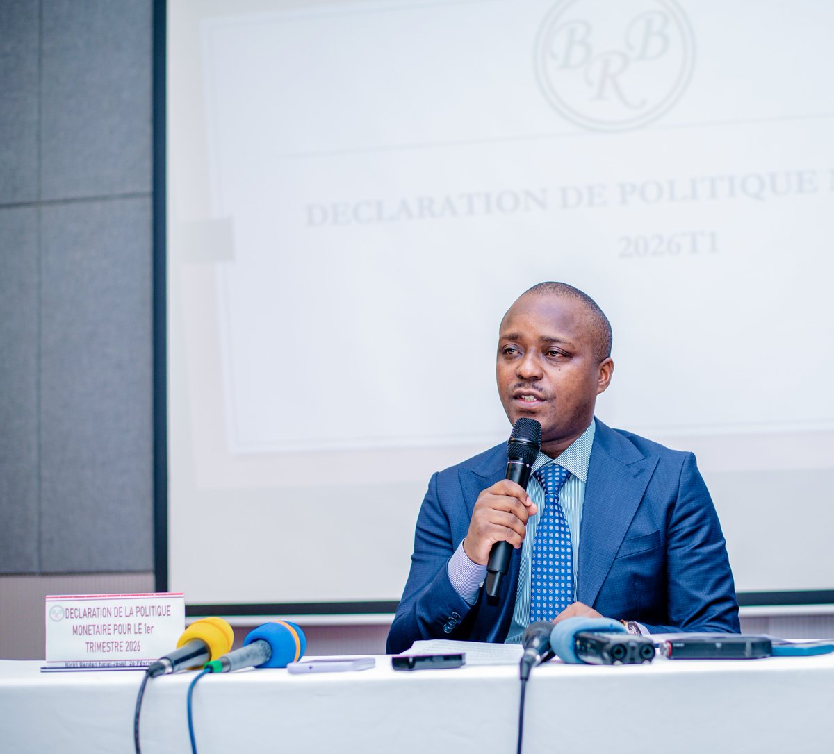 BankiNkuru's tweet image. Lors de la Déclaration de politique faite aujourd'hui, la Banque décide de :
✅baisser le taux directeur de 12 à 10%;
✅Poursuivre la modernisation du marché interbancaire pour accroitre sa transparence;
✅Assurer le suivi du rapatriement des recettes d’exportation.
#coordination