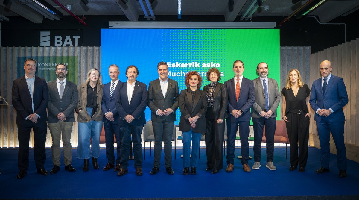Balance muy positivo de la jornada de ayer en la Torre BAT organizada por #KONFEKOOP y #KOOPERATIBENKONTSEILUA sobre el papel estratégico de las empresas cooperativas en la competitividad y la industria de Euskadi.

#JORNADACOOPERATIVASEUSKADI