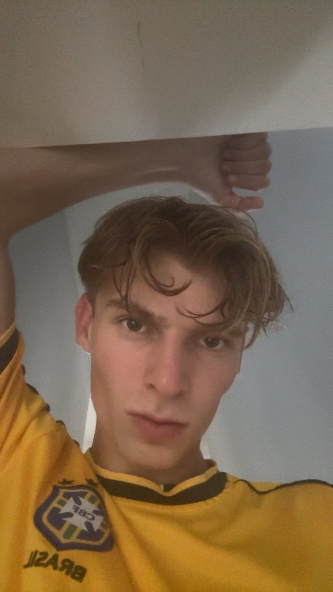 master_aj7's tweet photo. Rt if you like my face and legs;)
#findom https://t.co/ZSSBnk1FpT