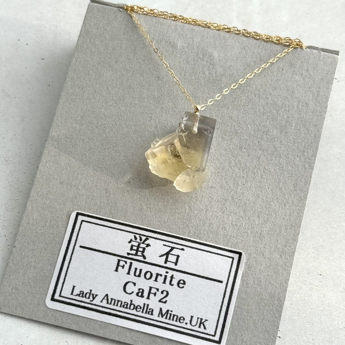 鉱物の原石を身に着けてみませんか？