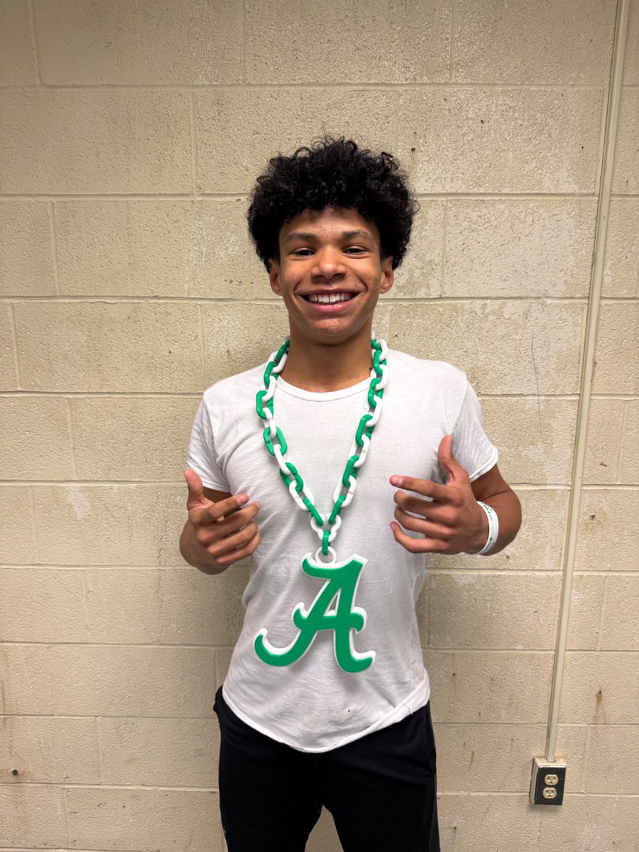 DiceDragonsFB's tweet photo. Shout out to Luciano Noel for his efforts in the weight room Tuesday. Tons of energy and showed great leadership in his group. Great work Luci! https://t.co/y6h7um2dPE