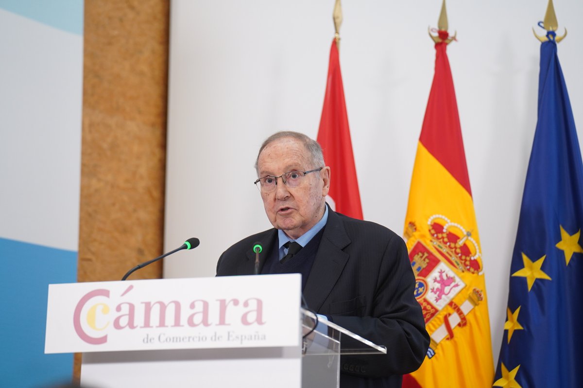 camarascomercio's tweet photo. Jose Luis Bonet, presidente de la Cámara de España, ha reconocido que la economía jordana muestra una notable resiliencia en un entorno geopolítico difícil, con reformas ambiciosas para avanzar en la diversificación de sus sectores de actividad y favorecer la inversión extranjera https://t.co/M9M4kvaEUu