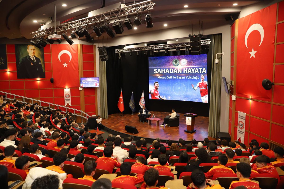 Mesut Özil tweet media