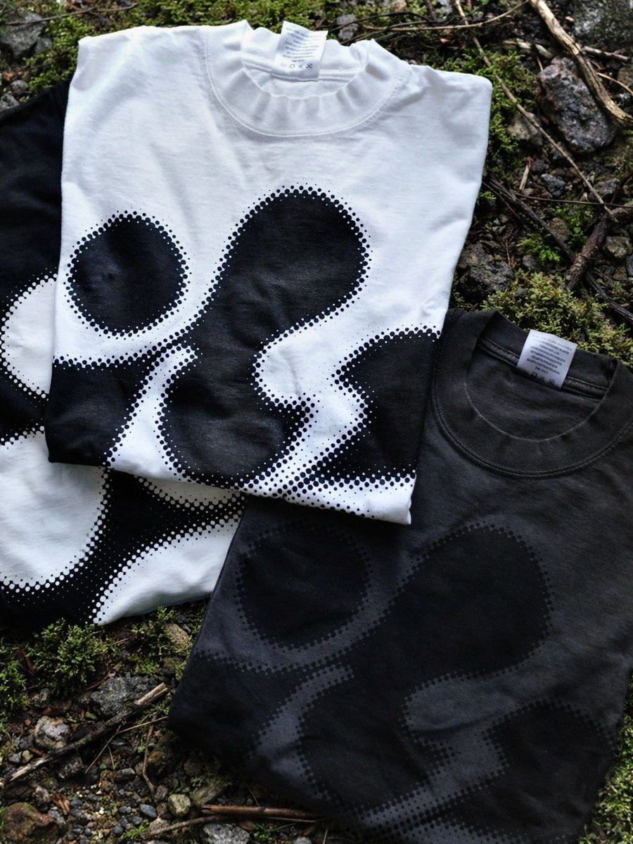 nocapmate2023's tweet photo. 【New Merch】
ボックスシルエットのBig Logo-T
そして前回好評だったピチT

Big Logo-TはBLACK・SHADOW・WHITE の3カラー・3サイズ展開。
ピチTはカラーバリエーションが豊富な1サイズ展開で販売。

2/28(土) 会場物販にて販売。

【Model】
Big Logo-T:@emmo_takenawada 
ピチT:@ikumi0609flower https://t.co/DMMYArOlnj