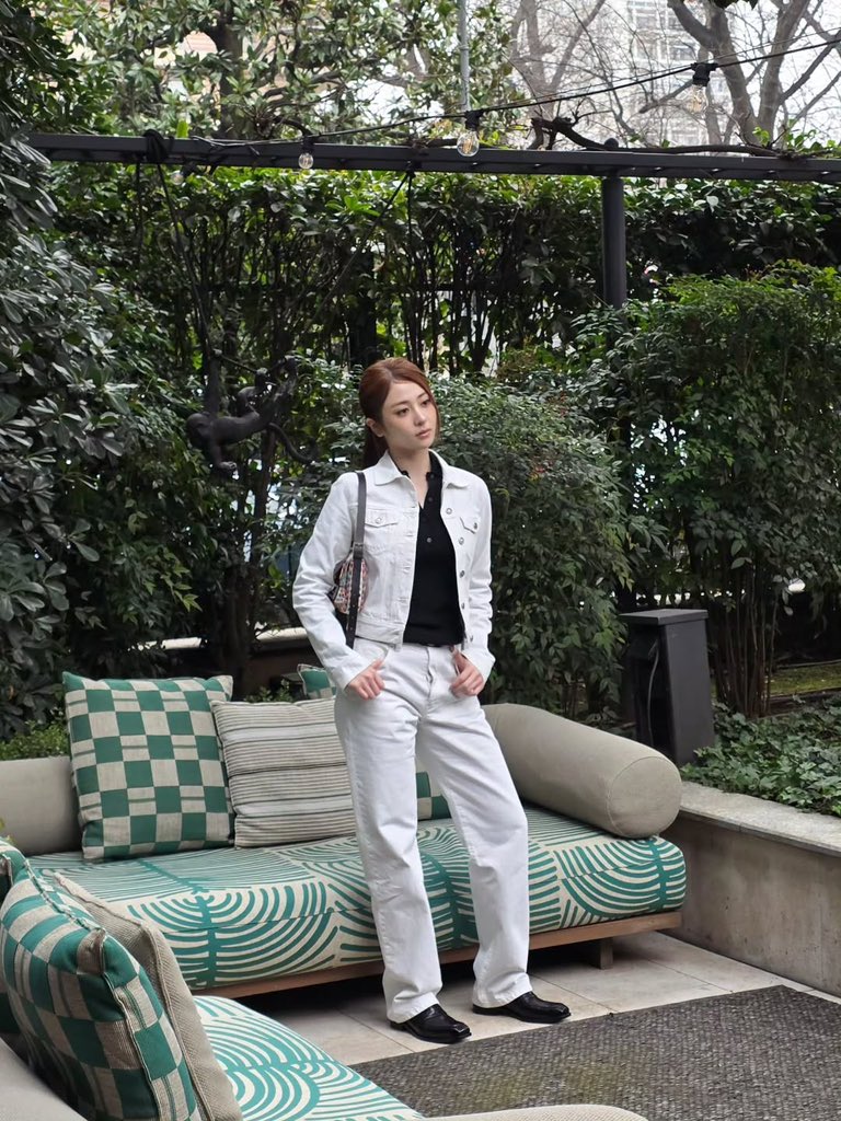 YUNJIN INSTAGRAM UPDATE 

HUH YUNJIN at FENDI MFW
#YUNJINxFENDI
#YUNJINxFendiFW26
#HUHYUNJIN #FendiFW26 #FENDI