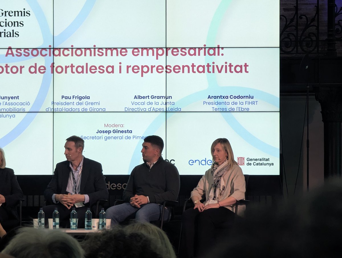 gerenciafihr's tweet photo. La Vice-presidenta de la #FIHRT i Presidenta de #FIHRT_TE i Associació de Restauració d'Amposta, Arantxa Codorniu, participa en la Taula Rodona @Pimec *Associacionisme empresarial: motor de fortalesa i representativitat* moderada per @JosepGinesta #somfihrt #gremisfihrt https://t.co/w2zpvQfmnx