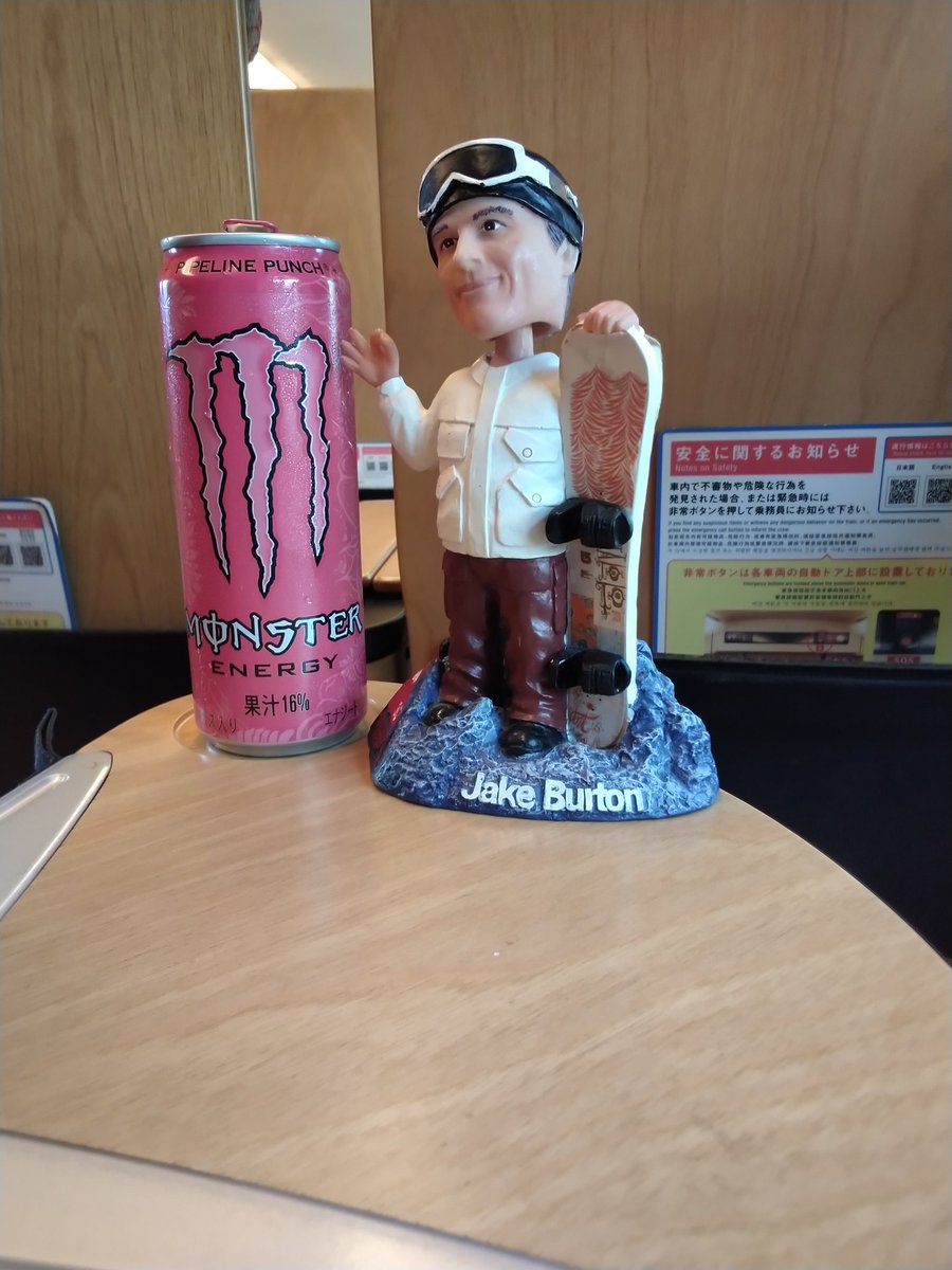 Miche_Nyan's tweet photo. スノーボードもフリースタイルスキーも国威発揚よりもライダーのｗ契約マニュファクチャー対抗戦da
#AdayForJake #RideOnJake 
#RideForJake 
スノーボードの父、ジェイク・��ートンの言葉は今も滑りの中で生き続ける。BURTONの新プロジェクト「From Burton to the World」 https://t.co/NAYlTbmmUq https://t.co/m8l19hbD4t
