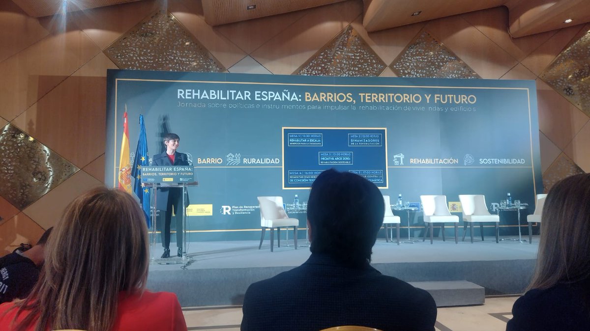 Esta mañana, asistimos a la jornada organizada por <a href="/viviendagob/">Ministerio de Vivienda y Agenda Urbana</a>, "Rehabilitar España: barrios, territorio y futuro, que ha sido inaugurada por la ministra Isabel Rodríguez.