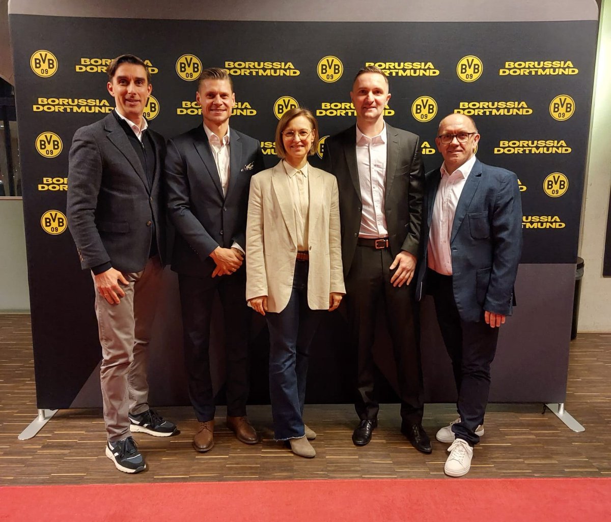 AkademiaBVB's tweet photo. GraMY nadal razem – TRILUX oficjalnym sponsorem Akademii BVB na kolejny rok! 🖤💛🤝

DziękujeMY za zaufanie i kolejny rok wspólnej drogi! Przed nami następne miesiące pełne sportowych emocji i wspólnych sukcesów!
➡️ https://t.co/QbOKGRvw9E

kochaMY to co robiMY 🖤💛 https://t.co/nzyH1Bx8Ei
