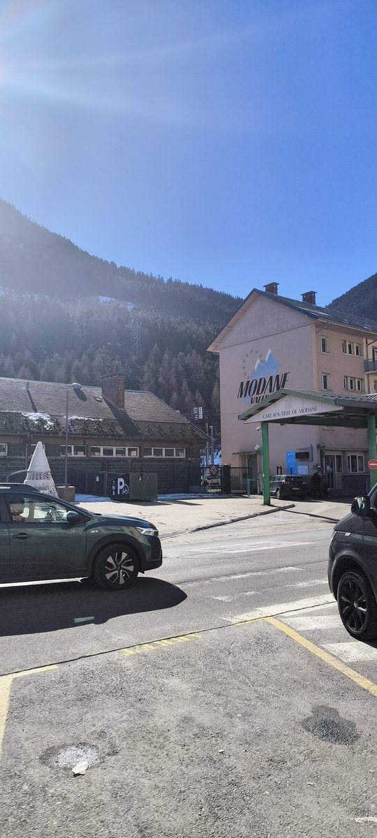 🇬 🇦 🇧-🇫 🇷➊⓿⓿⓿ tweet media