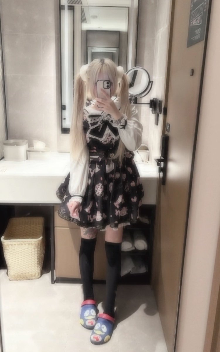 melody06owo's tweet photo. 我是昕崽 这是我的新置顶 
非常缺钱接线下女友 一日女友 
06 163 100 欢迎哥哥过🚪呀
地雷系 od 割手 欢迎小女孩找我扩列 https://t.co/G4ttlZRkfq