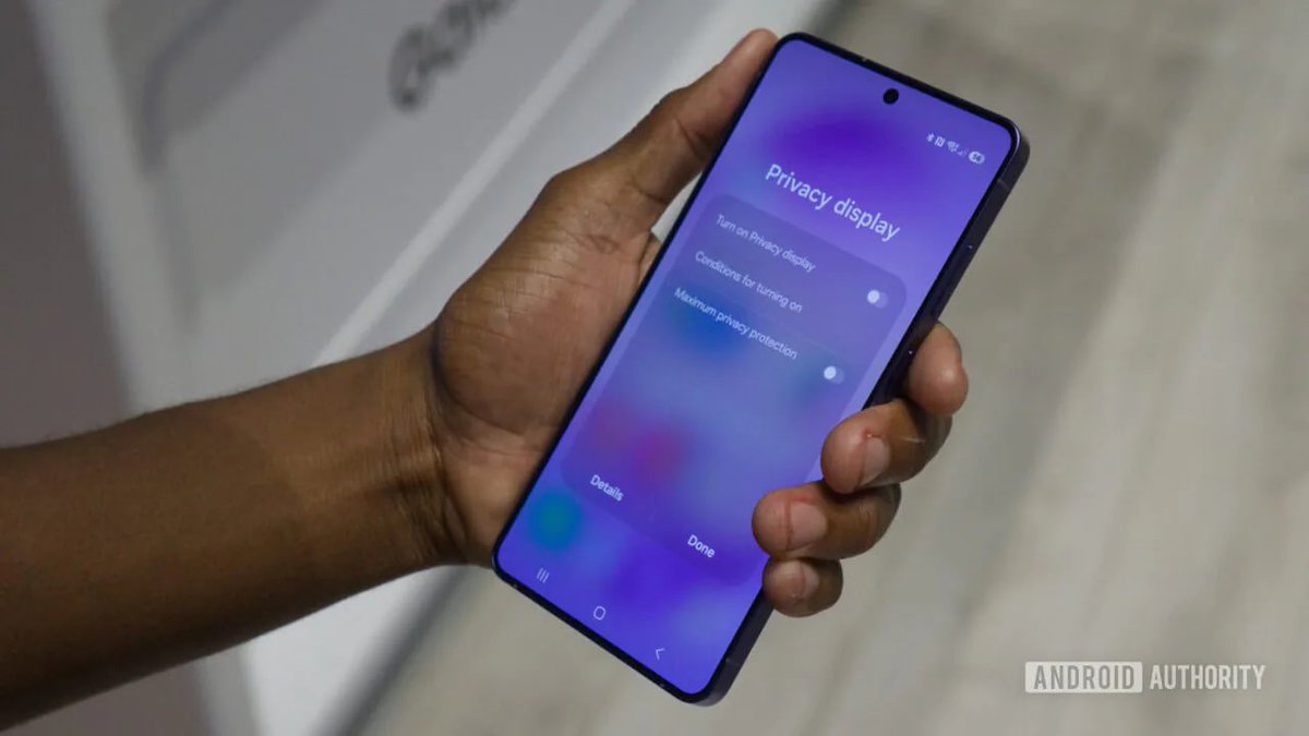 🔒 نمایشگر حریم خصوصی، فناوری جدید گلکسی S26 اولترا

سامسونگ در Galaxy S26 Ultra از فناوری نمایشگر حریم خصوصی استفاده کرده است که مانع از دیدن محتوای صفحه توسط اطرافیان می‌شود. یک گام بزرگ برای حفظ امنیت و حریم شخصی کاربران! 👀📱
📎 جزئیات بیشتر: tnu.ir/iWlQu