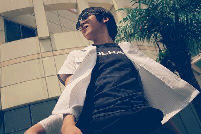 Lu_exo82's tweet photo. Fun #tbt: Baekhyun once said “My English teacher used to say that if the school hallway got noisy during break time, the reason was definitely Byun Baekhyun! two kinds of loud noises:
1.the sound of students who just saw Byun Baekhyun,
2.the sound of Baekhyun himself ” https://t.co/Eg3RsDB6iS