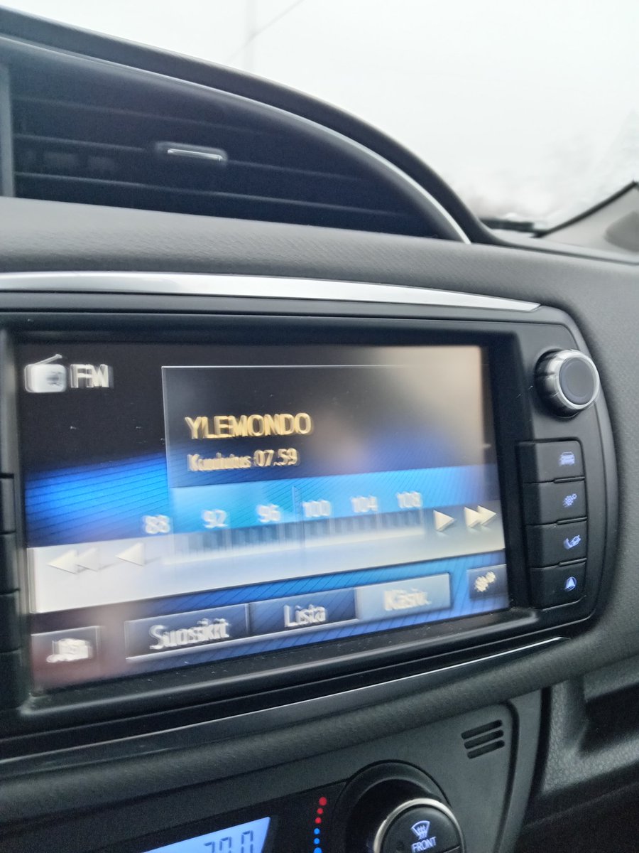 Hardwing84's tweet photo. Mikäli täällä on muita saksankielen treenaajia niin vinkki vitonen tältä aamulta: Yle Mondolla kuulee nähtävästi saksalaista puheradiota 📻 @Yleisradio #yle #ylemondo #saksankieli #saksa #kieltenopiskelu #aamuradio #deutschlernen https://t.co/EY4szxNW5h
