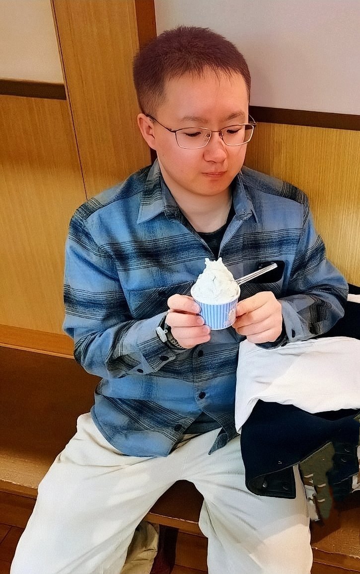 wm_anklet03's tweet photo. 思い立って数年ぶりおぶー行ってきた。たっぷり汗かいてサ飯食べてチョコミントジェラート食べて整って帰宅。
リニューアルしてから初めて行ったけど何がリニューアルしたかイマイチ分からなかったしとにかくサウナーマッチョが馬鹿ほどおって目の保養とか言ってる場合やなかった(怖かったw) https://t.co/UUR0SoqWjA
