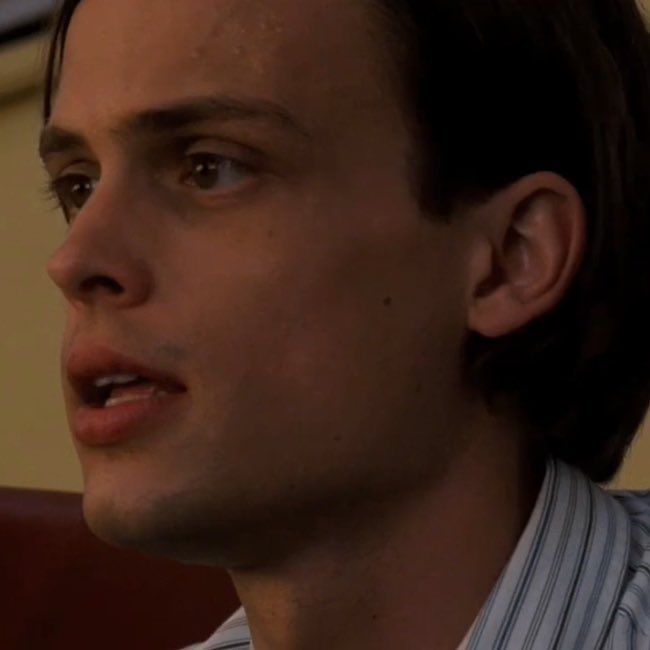 “don’t make eye contact with elle. you’re a technician, you’ve never seen her before.” spencer: