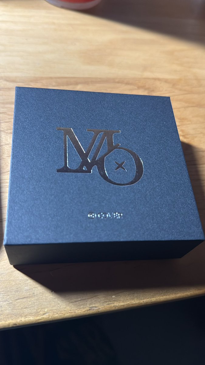mako_hololive's tweet photo. こんなかっこよくておしゃれな
箱に入ってて、開けられないよw https://t.co/Bpb9tUbig8