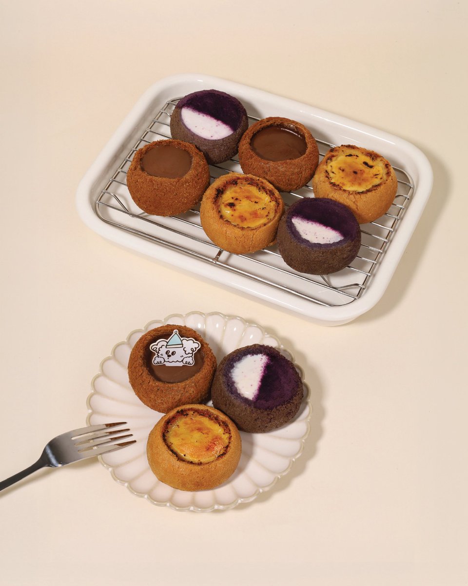 Cosieofficial_'s tweet photo. Soft Mochi Pudding, made to warm your heart 🤍  เตรียมพบกับเมนูใหม่สุดพิเศษ Mochi Pudding Bread ความพิถีพิถันที่ Cosie อยากส่งต่อความหนึบจากแป้งโมจิที่ผสานกับความนุ่มเด้งจากพุดดิ้งอย่างลงตัว 🍮✨  🗓️เริ่มวางขายวันที่ 27 Feb 2026 เป็นต้นไป  #Cosie #CosieMoments https://t.co/LTx0H2QQi9