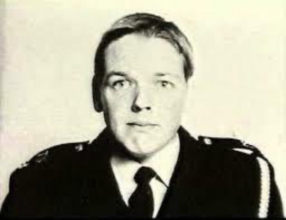 MPFed's tweet image. Remembering PC Stephen Tibble QPM, of the Metropolitan Police, who was fatally shot while off duty trying to arrest an armed suspect being chased by police on this day in 1975. 
#LestWeForget