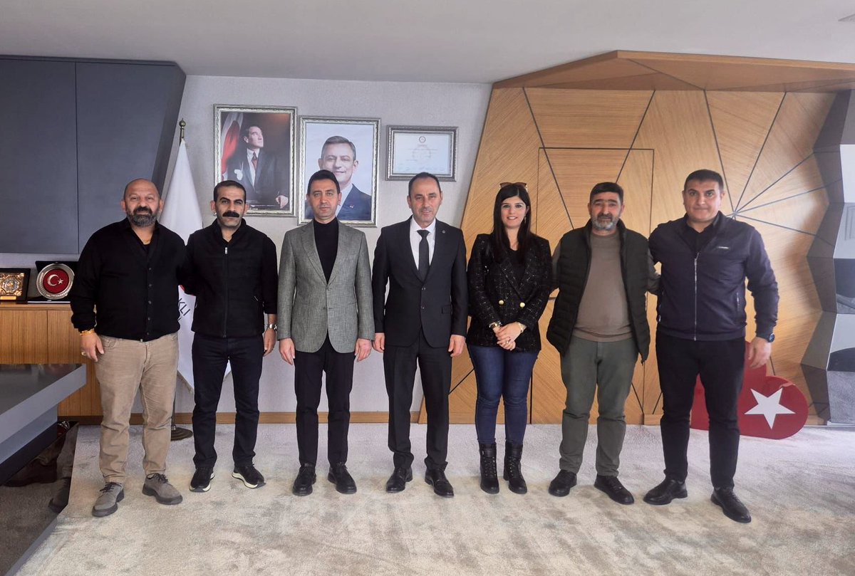 Bayraklı Belediye Başkanı İrfan Önal’ı TİS Daire Başkanımız Faruk Saral ve İzmir 6 Nolu Şube Başkanımız Değer Yıldız ile Şube Yönetimi ziyaret etti. <a href="/bayraklibld/">Bayraklı Belediyesi</a> <a href="/irfanonal/">İrfan Önal</a>