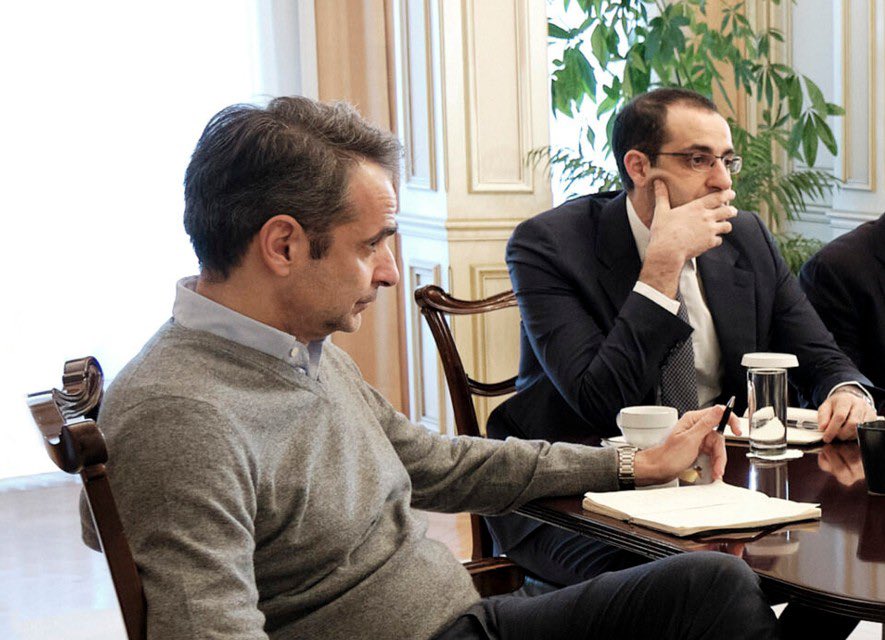 atsipras's tweet photo. 126 χρόνια και 8 μήνες για καθέναν από τους τέσσερις κατηγορούμενους της δίκης των υποκλοπών.
Δύο τη γλίτωσαν, γιατί απουσίαζαν από το κατηγορητήριο.
Ο ηθικός και ο εκτελεστικός αυτουργός.
Αυτός που σκέφτηκε και αυτός που οργάνωσε τον βιασμό του Κράτους Δικαίου στη χώρα μας.
Ο ένας λέγεται Κυριάκος Μητσοτάκης και ο άλλος Γρηγόρης Δημητριάδης.
Μετά τη σημερινή εξέλιξη όμως, δύσκολα θα αποφύγουν να λογοδοτήσουν και οι πραγματικοί υπαίτιοι. 
Και στο λαό και στη δικαιοσύνη.