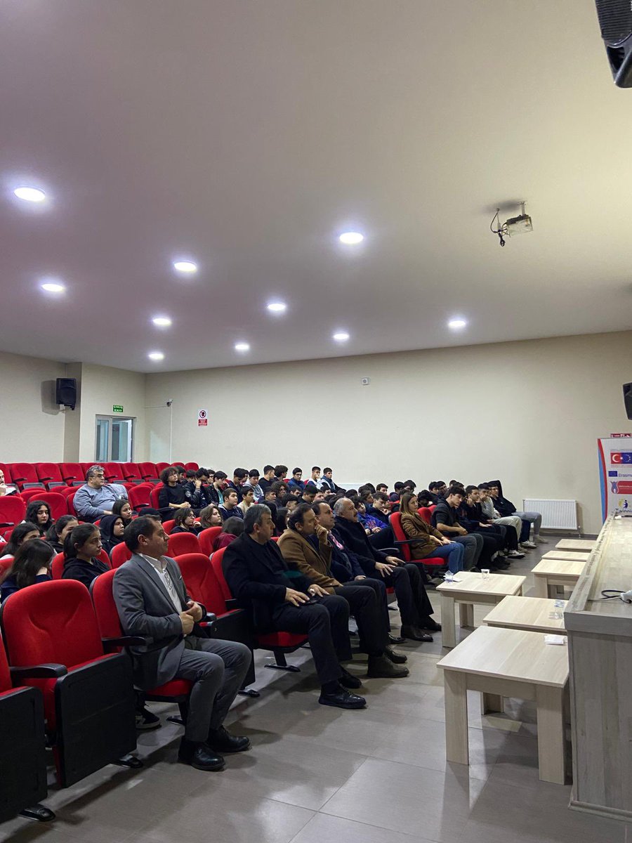 Devrek_mem's tweet photo. Zonguldak BEÜ İlahiyat Fakültesi Dekanı Sayın Prof. Dr. Seyfullah KARA, Sabahat-Cemil Ulupınar Fen Lisesi iftar programına katıldı. Programın sonunda İlçe Millî Eğitim Müdürümüz Sayın Ercan KAHYA tarafından kendisine plaket takdim edildi.

@tcmeb @ZonguldakMEM https://t.co/fgUsStgb9O