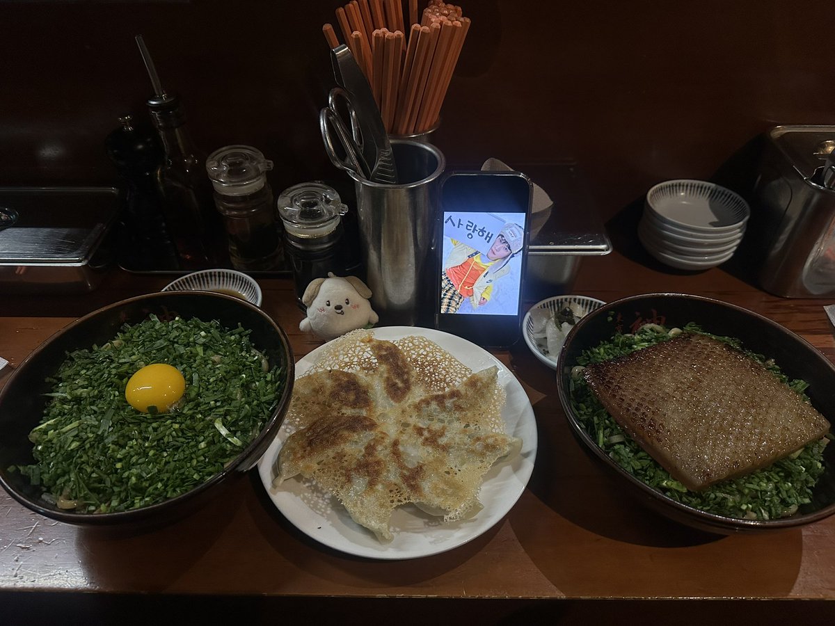 또돌즈가 조아하는 아부라소바🍜
좀 느끼하긴하다~~