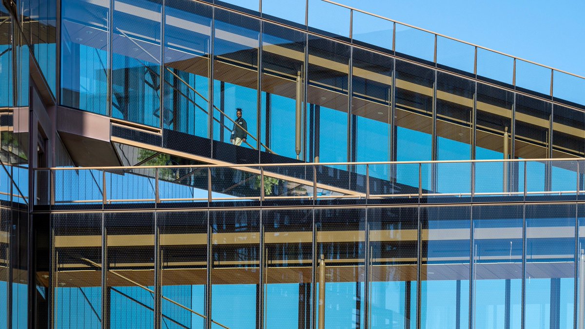 The Metros Where AI Jobs and Data Centers Are Displacing Local Homebuyers dlvr.it/TR9c37