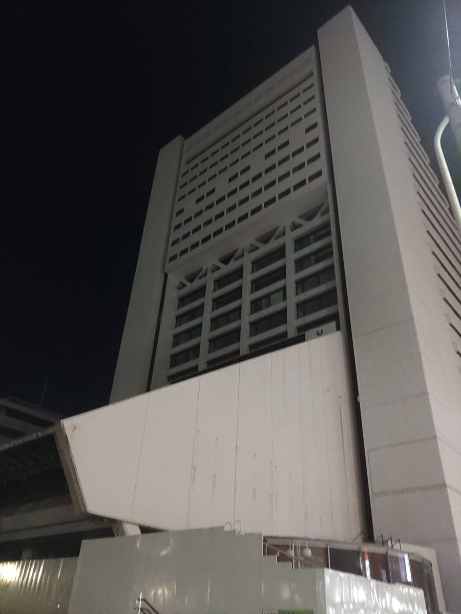 中野サンプラザ　額縁つき 中野サンプラザ、マジでどうすんだコレ？