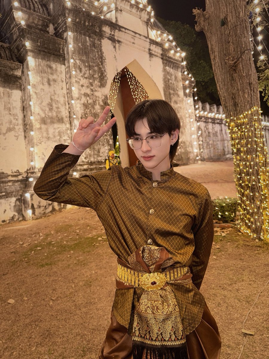 earthksss's tweet photo. มาเที่ยวลพบุรีกันเยอะๆนะทุกคน สนุกมากก
#earthkss https://t.co/17K4zGVTt3