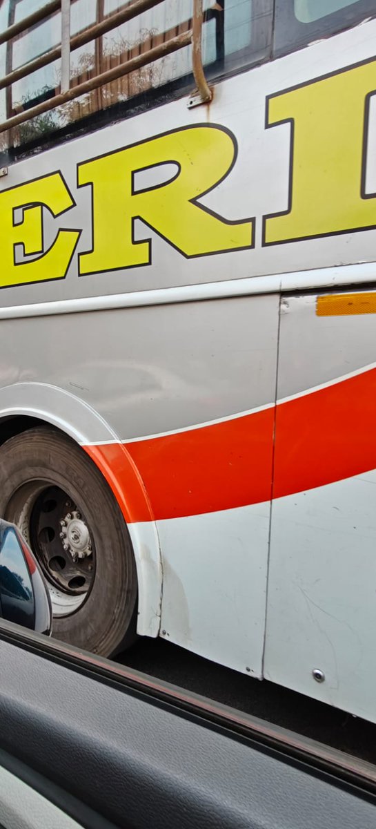_sjoshi's tweet photo. @CYBTRAFFIC This bus did hit the ORVM from side in a slow moving traffic and just left even after requesting to stop. https://t.co/n6wiGltSCJ