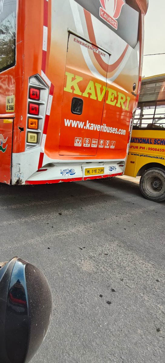_sjoshi's tweet photo. @CYBTRAFFIC This bus did hit the ORVM from side in a slow moving traffic and just left even after requesting to stop. https://t.co/n6wiGltSCJ