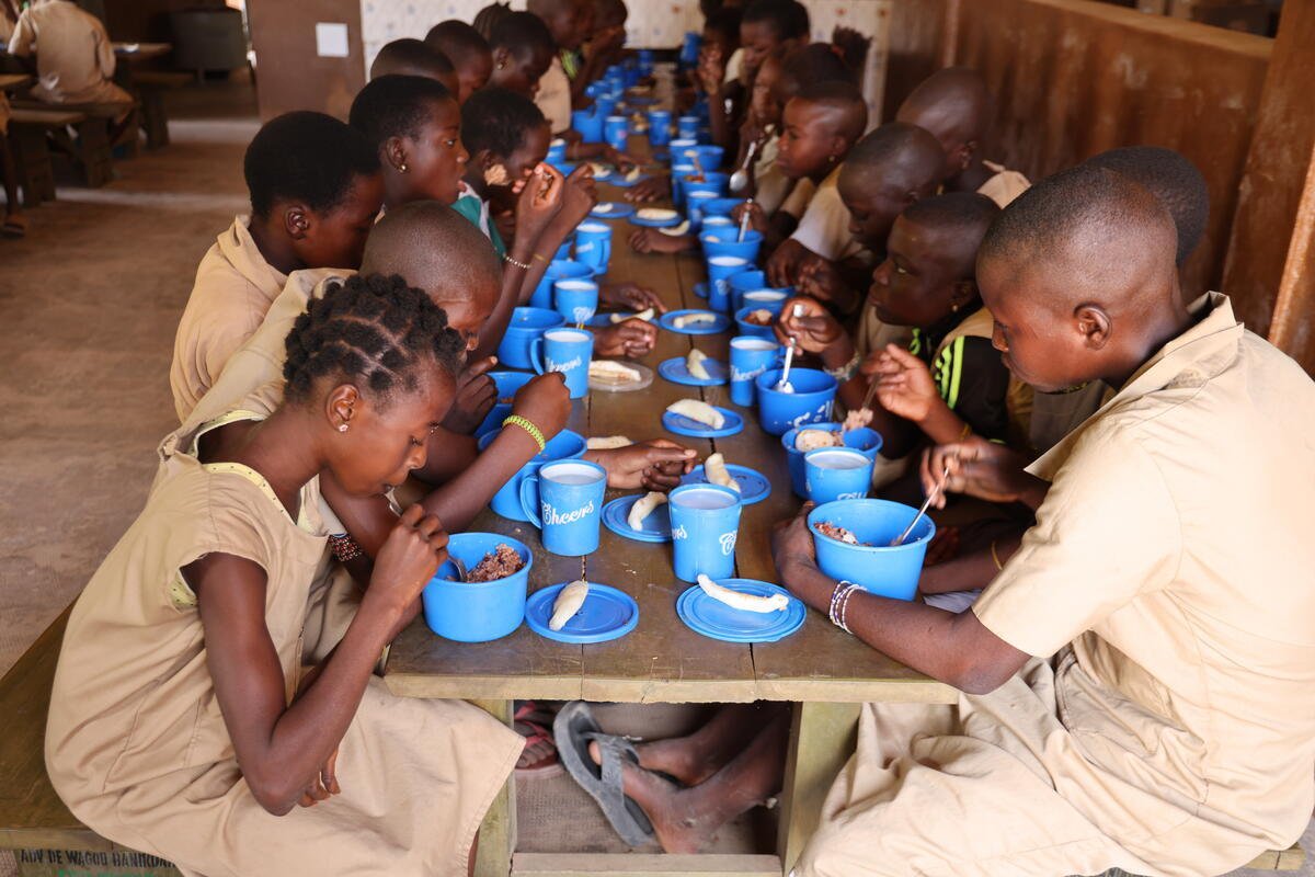 SchoolMeals_'s tweet photo. 🇧🇯 🍽️ Under the leadership of President @PatriceTalonPR, #Benin has completed a transition of its #SchoolMeals programme to full national management. 

📚 After years of system strengthening supported by @WFP, the programme was handed over to the government.

🌾 The programme has improved enrolment & nutritional outcomes while increasing the use of locally sourced food, strengthening rural economies.

🎯 Benin has committed to reaching 100% coverage in 2026.

🔗 Learn more: https://t.co/hGyTdCe7dt

#ADSF