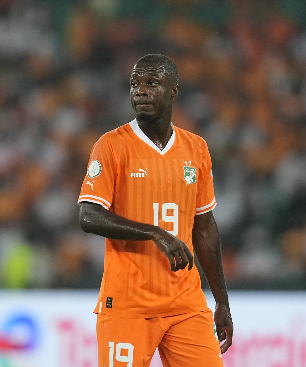🚨 Nicolas Pepe 🇨🇮 sur sa non convocation à la CAN :

« Je peux dire triple peine : 𝗝𝗘 𝗦𝗨𝗕𝗜𝗦 𝗗𝗘𝗦 𝗜𝗡𝗦𝗨𝗟𝗧𝗘𝗦 𝗥𝗔𝗖𝗜𝗦𝗧𝗘𝗦, 𝗝𝗘 𝗦𝗨𝗜𝗦 𝗣𝗔𝗦 𝗔̀ 𝗟𝗔 𝗖𝗔𝗡 𝗘𝗧 𝗟𝗔 𝗙𝗘́𝗗𝗘́𝗥𝗔𝗧𝗜𝗢𝗡 𝗡𝗘 𝗣𝗥𝗘𝗡𝗗 𝗣𝗔𝗦 𝗠𝗔 𝗗𝗘́𝗙𝗘𝗡𝗦𝗘.

Quand tu vois tout